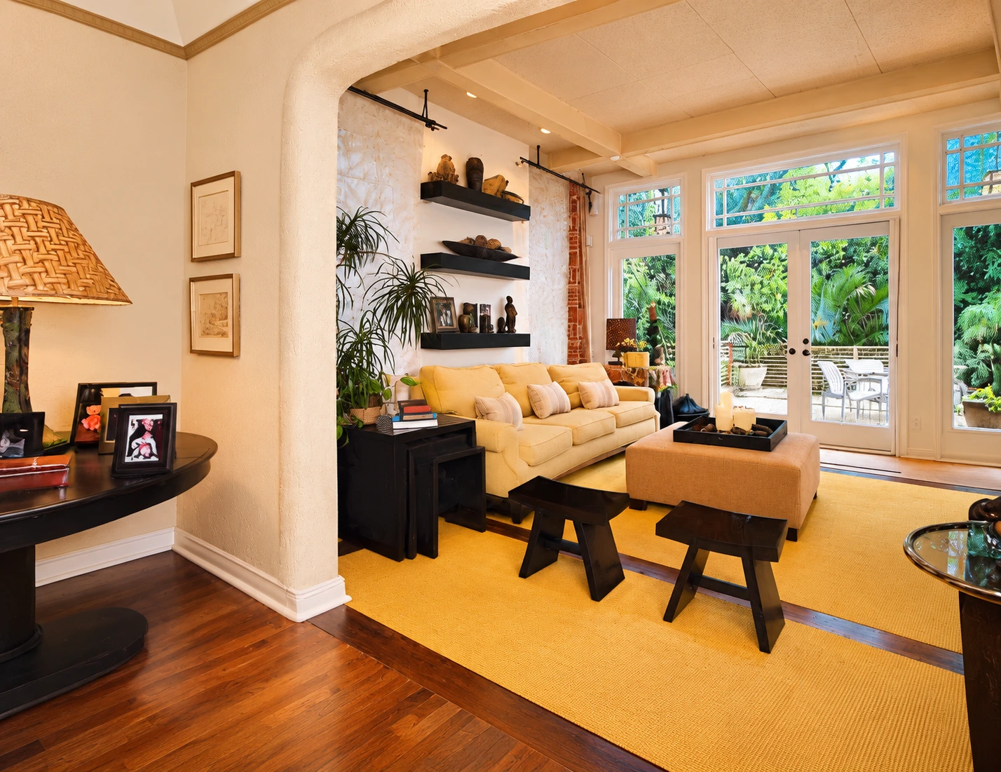 Sitting room toward the garden